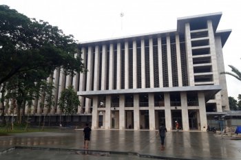 Imam Besar Istiqlal anjurkan yang tidak Shalat Jumat tingkatkan ibadah di rumah