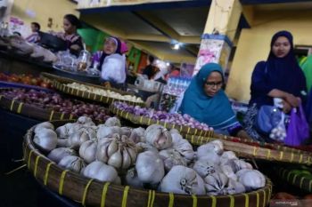 Harga dan pasokan bahan pokok di NTB normal