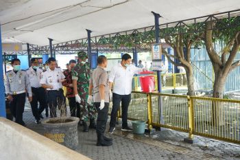 Pemkot Kediri intensifkan penyemprotan disinfektan pada fasilitas umum