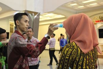Pemprov Lampung awasi tenaga kerja migran