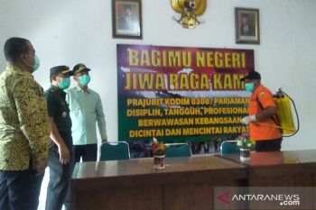 Ciptakan suasana nyaman, Pariaman semprotkan disinfektan kantor pemerintahan dan tempat umum