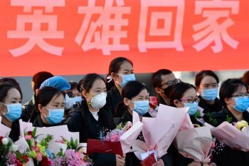 Lebih dari 40 petugas medis  COVID-19 China dipecat