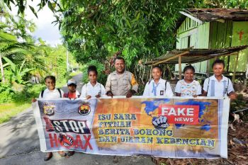 Polsek Depapre sosialisasi antihoaks di Kampung Doromena