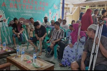 Seratus orang difabel dapat bantuan kaki dan tangan palsu dari YPTD