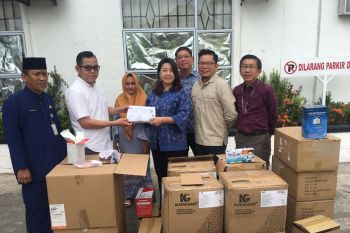 Komunitas Singapura di Batam bantu APD COVID-19