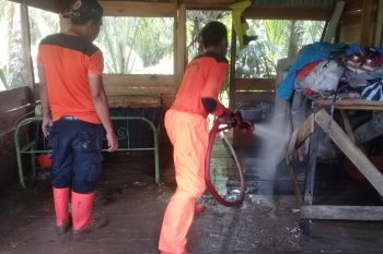 Banjir bandang hanyutkan dua unit jembatan darurat