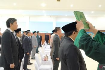 Pelantikan pejabat di Pemprov NTB harus jaga jarak cegah corona