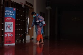 Masjid Al-Furqon Kota Bandarlampung tetap menggelar Shalat Jumat