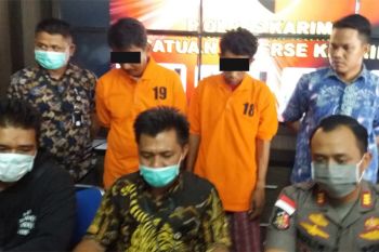 Polres Karimun tangkap dua tersangka penambang pasir darat ilegal