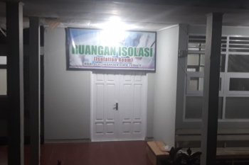 Dua PDP COVID-19 dirujuk ke ruang isolasi RSUD Chasan Boesoerie Maluku Utara