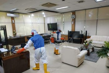 Kantor Pertamina MOR VII Sulawesi disemprot 100 liter cairan disinfektan