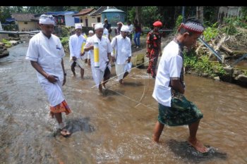 Umat Hindu Boyolali gelar upacara Mendak Tirta