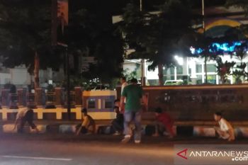 Dorrr..  polisi beri tembakan peringatan, puluhan orang kocar kacir di Imam Bonjol Padang