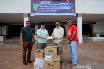 Pelaku wisata Batam sumbang peralatan mandi karantina COVID-19