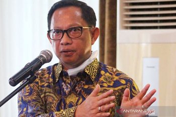 Pelanggar PSBB wajib diberi sanksi sosial, kata Mendagri