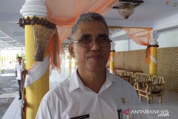 Kantor di Kabupaten Sangihe disemprot disinfektan
