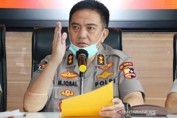 Polri akan bubarkan warga yang masih berkerumun