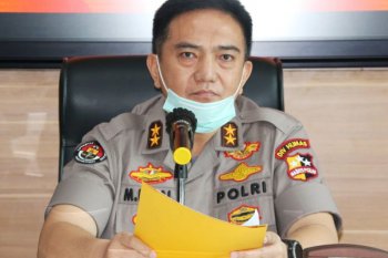 Polri akan bubarkan warga yang masih berkerumun