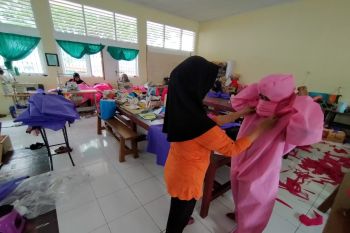 Pemprov Sulteng gandeng SMK buat APD untuk tenaga medis