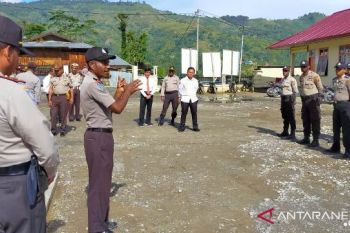 Kapolres Tolikara perintahkan Bhabinkamtibmas sosialisasi maklumat Kapolri