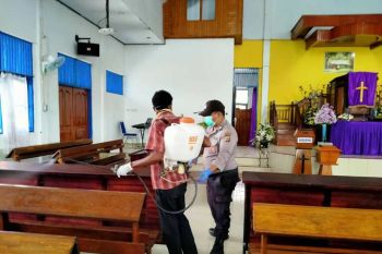 Gugus tugas Polsek Muara Tami semprot disinfektan di tujuh lokasi
