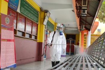 UMSU lakukan penyemprotan cairan disinfektan di kawasan kampus