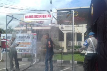 Polres Solok Kota dirikan posko kesehatan dan ruang penyemprotan disinfektan cegah corona