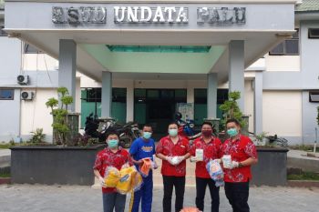 Paguyuban Tionghoa Sulteng salurkan APD di RS Undata