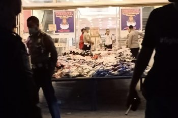 Tim Pengamanan Terpadu bubarkan kerumunan warga di Kota Palopo