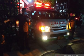 Jenazah Ibunda Presiden Jokowi tiba di rumah duka di Banjarsari