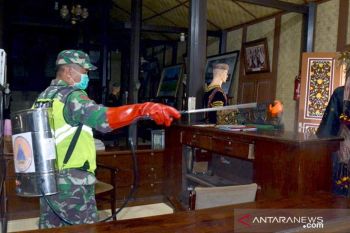 200 liter disinfektan disemprotkan di rusunawa, TPAS dan PDIKM Padang Panjang
