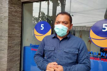 NasDem bagikan 5.000 botol cairan pembersih tangan