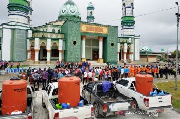 Ratusan orang dikerahkan lakukan desinfeksi massal di Kotim