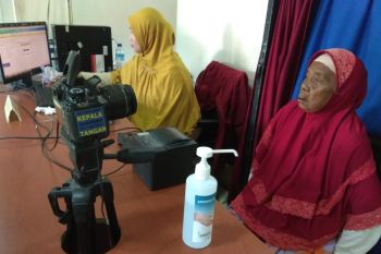 Dukcapil Mataram menerapkan layanan daring kurangi kunjungan