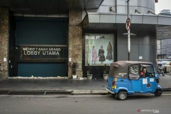 Lalu lintas Pasar Tanah Abang lengang