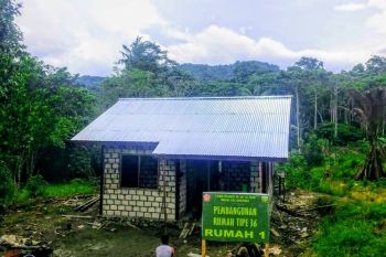 Bangunan rumah TMMD di Kampung Kibay masuki tahap finishing