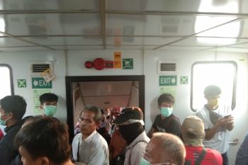 Penumpang kapal rute  Batam-Tanjungpinang tak terapkan "physical distancing"
