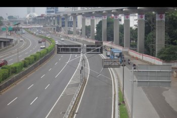 Jalan di ibukota lengang