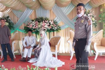TNI bersama Polri bubarkan resepsi pernikahan di Kabupaten Bone