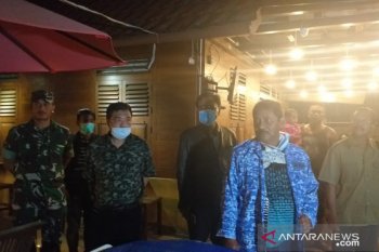 Kerumunan massa di Belitung dibubarkan