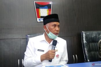 Warga Padang dilarang keluar malam