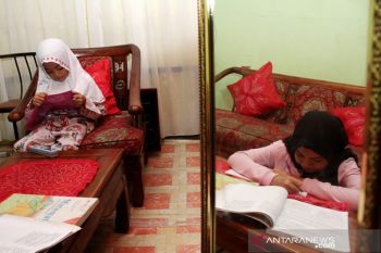 Perpanjang kebijakan belajar dari rumah di Makassar