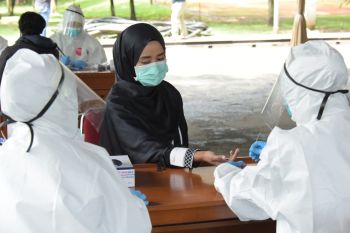 Pemprov Jabar tes cepat COVID -19 atas klaster Hipmi dan GBI Lembang