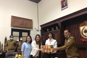 Pemerintah Kota Makassar terima bantuan satu ton mi instan