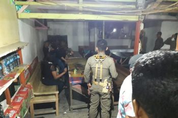 Senin dinihari, Satpol PP Padang tangkap delapan wanita tanpa identitas