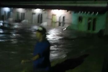 Banjir bandang terjang rumah di Bandarlampung
