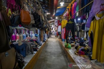 Pasar tradisional sepi pengunjung