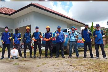 Dinsos Kalteng semprot sejumlah pemukiman cegah penyebaran COVID-19