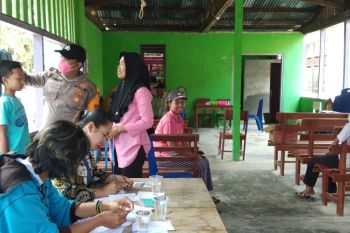 Puskesmas Nimbokrang periksa kesehatan warga cegah virus COVID-19