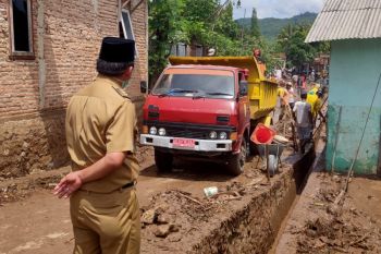Ratusan unit rumah warga Bandarlampung diterjang banjir bandang
